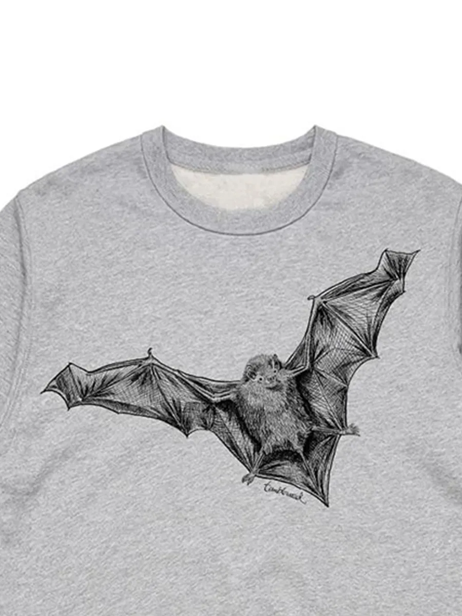 Simple bat pattern versatile casual sports shirt