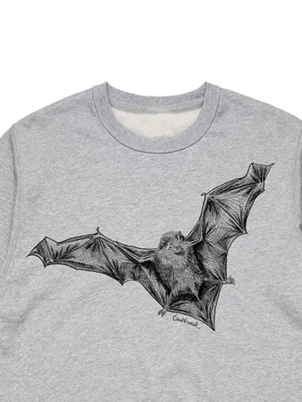 Simple bat pattern versatile casual sports shirt