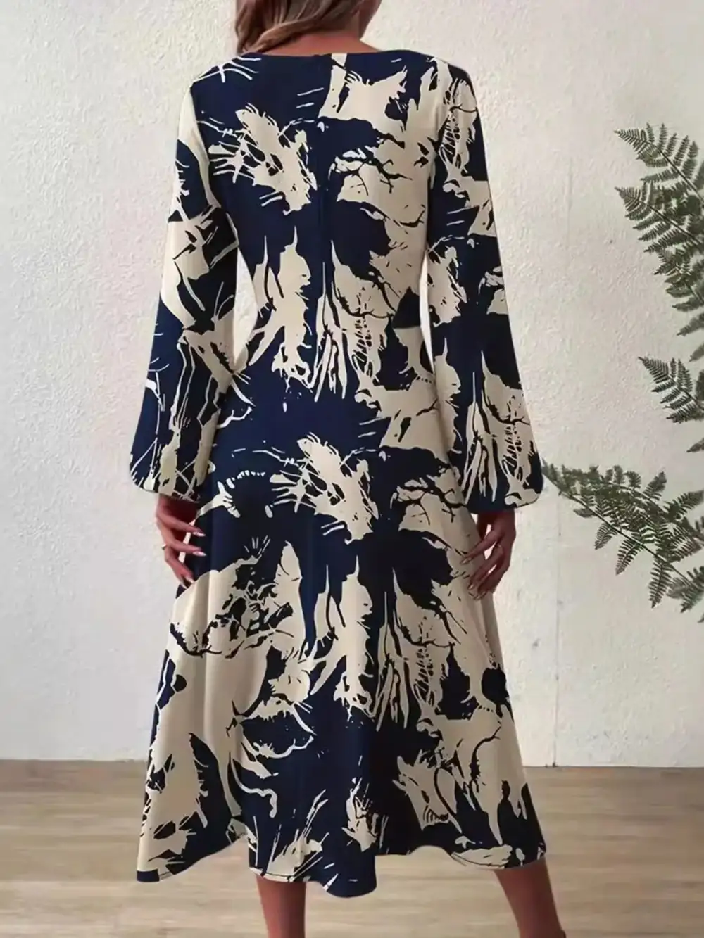 Structured Shape Printed Long Sleeve Midi Dress