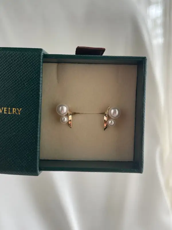 Classic Bar Pearl Stud Earrings
