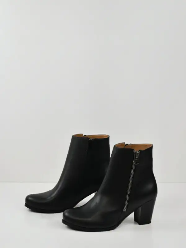 Women's Refined Daily Water Resistant Side Zip Everyday Boots