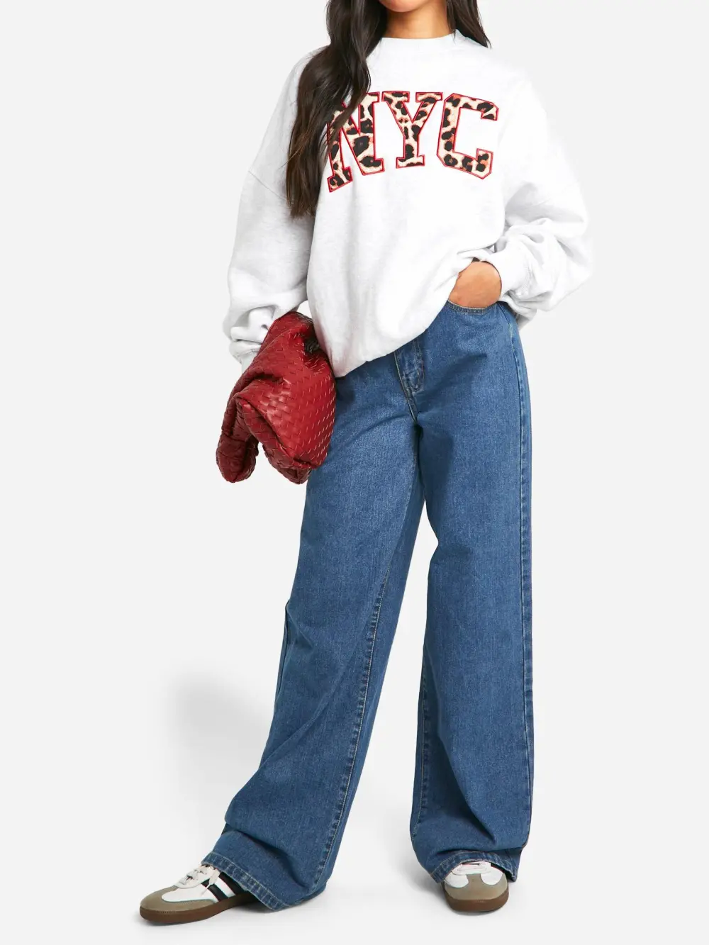 WHITE GRAPHIC APPLIQUE SWEATSHIRT