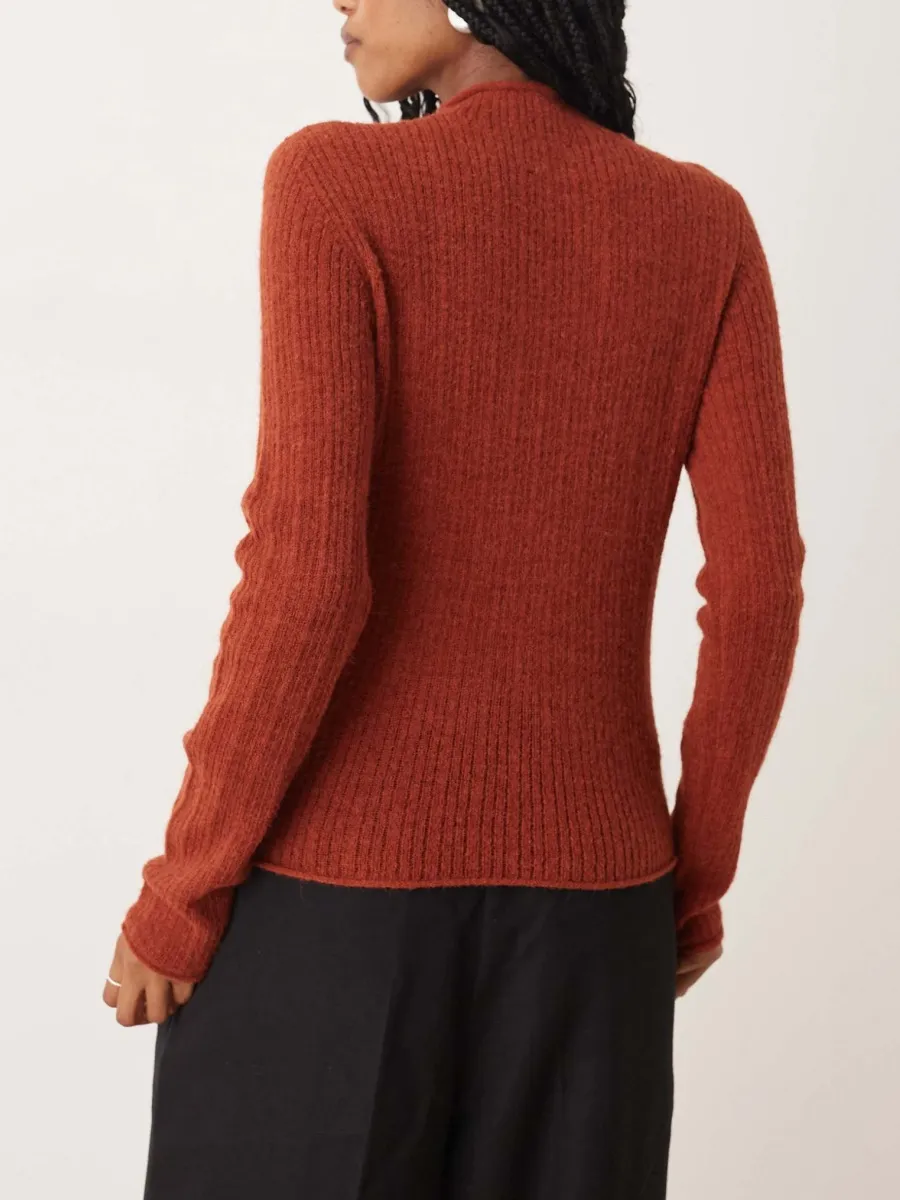 Chic Fitted Ribbed Sweater