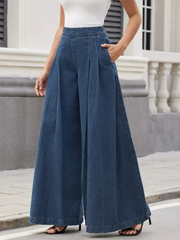 Minimal Relaxed Fit Wide Leg Pleated Pocket Jeans