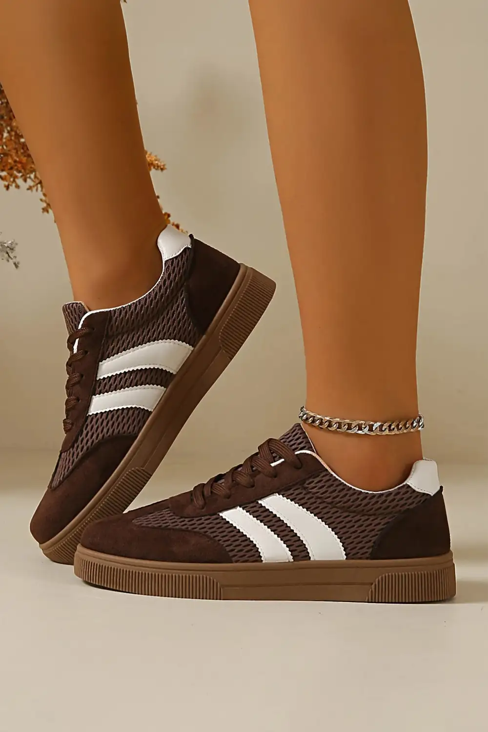 Distinctive Mesh Patchwork Lace-Up Casual Sneakers