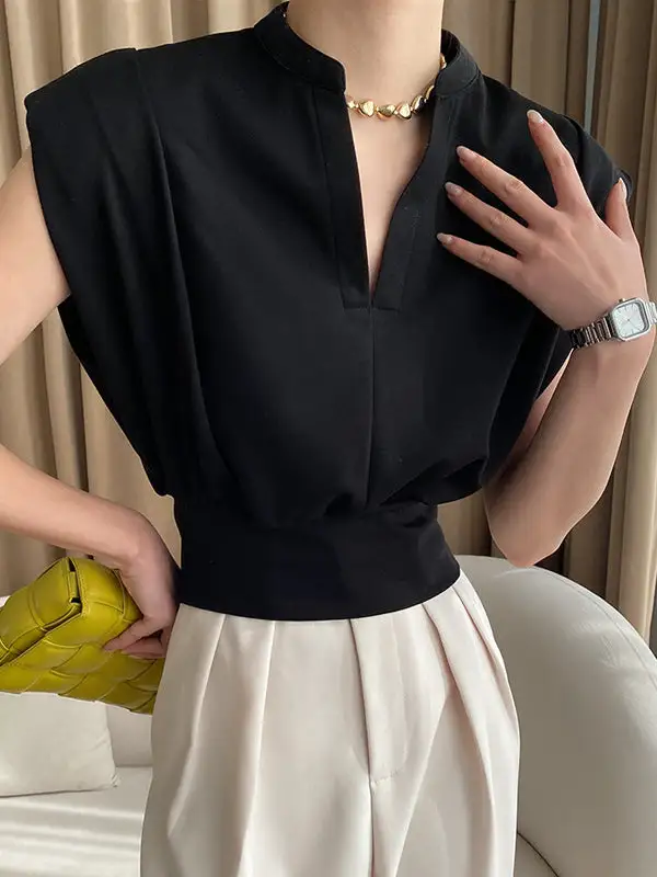 Relaxed Sleeveless Pleat Detail Shoulder Pad V-Neck T-Shirt