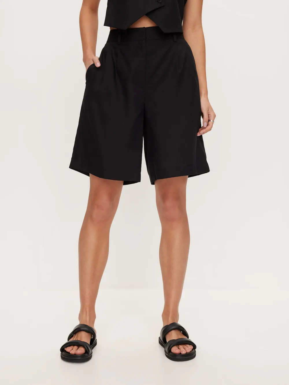 Daily Solid Color Short