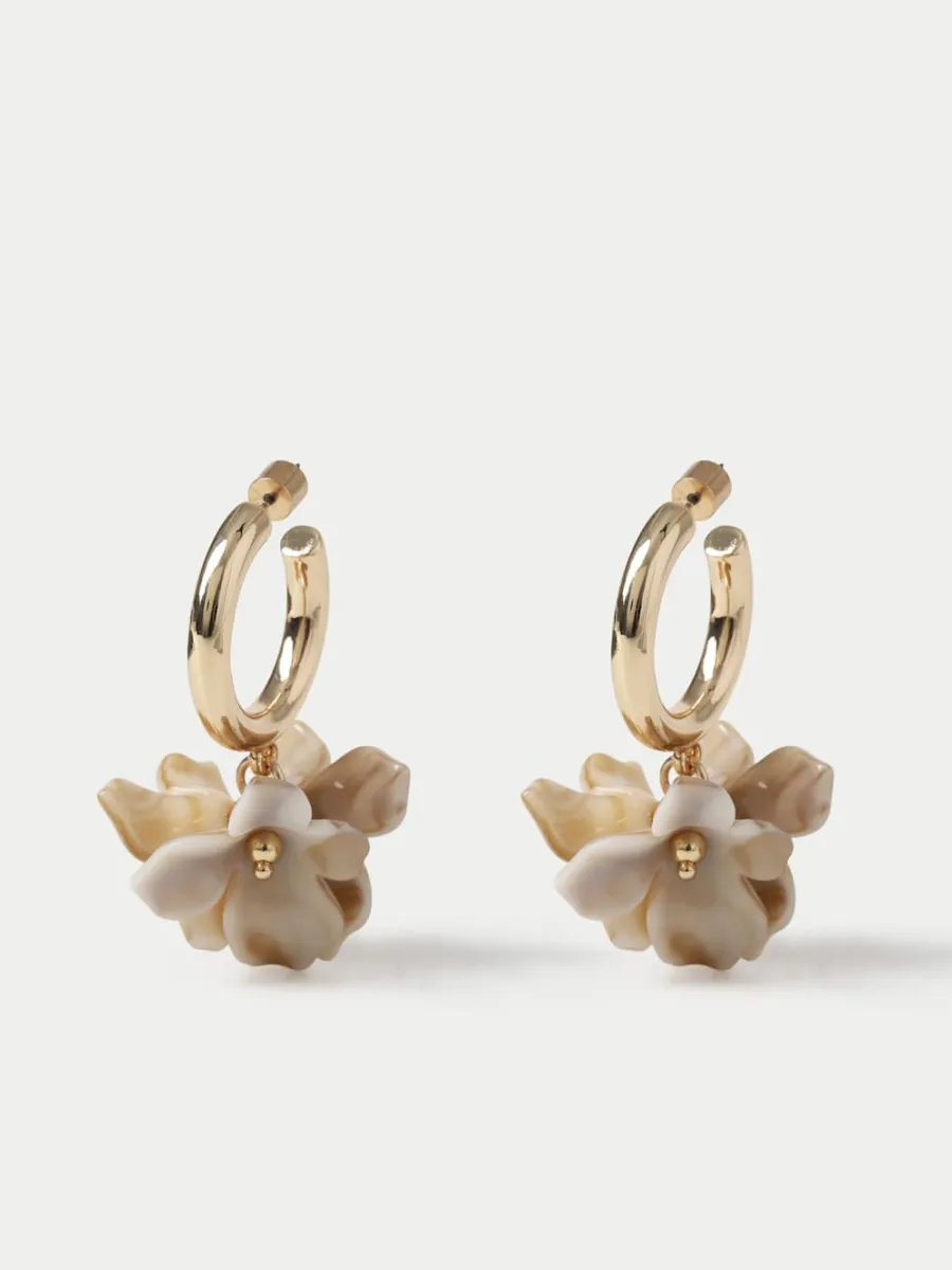 Shell Flower Hoop Earrings