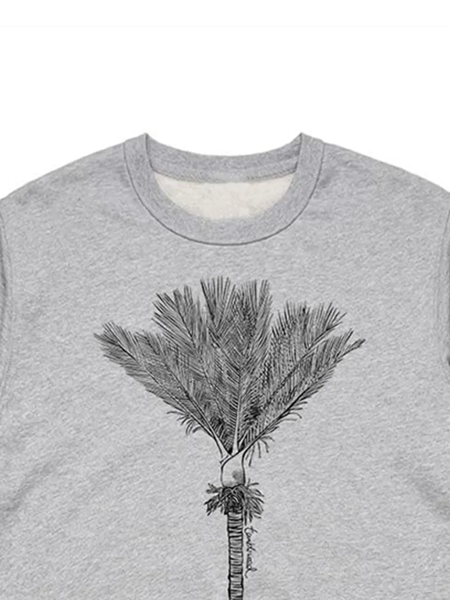 A versatile sports shirt with simple tree patterns