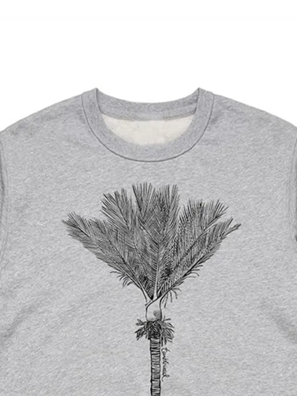 A versatile sports shirt with simple tree patterns