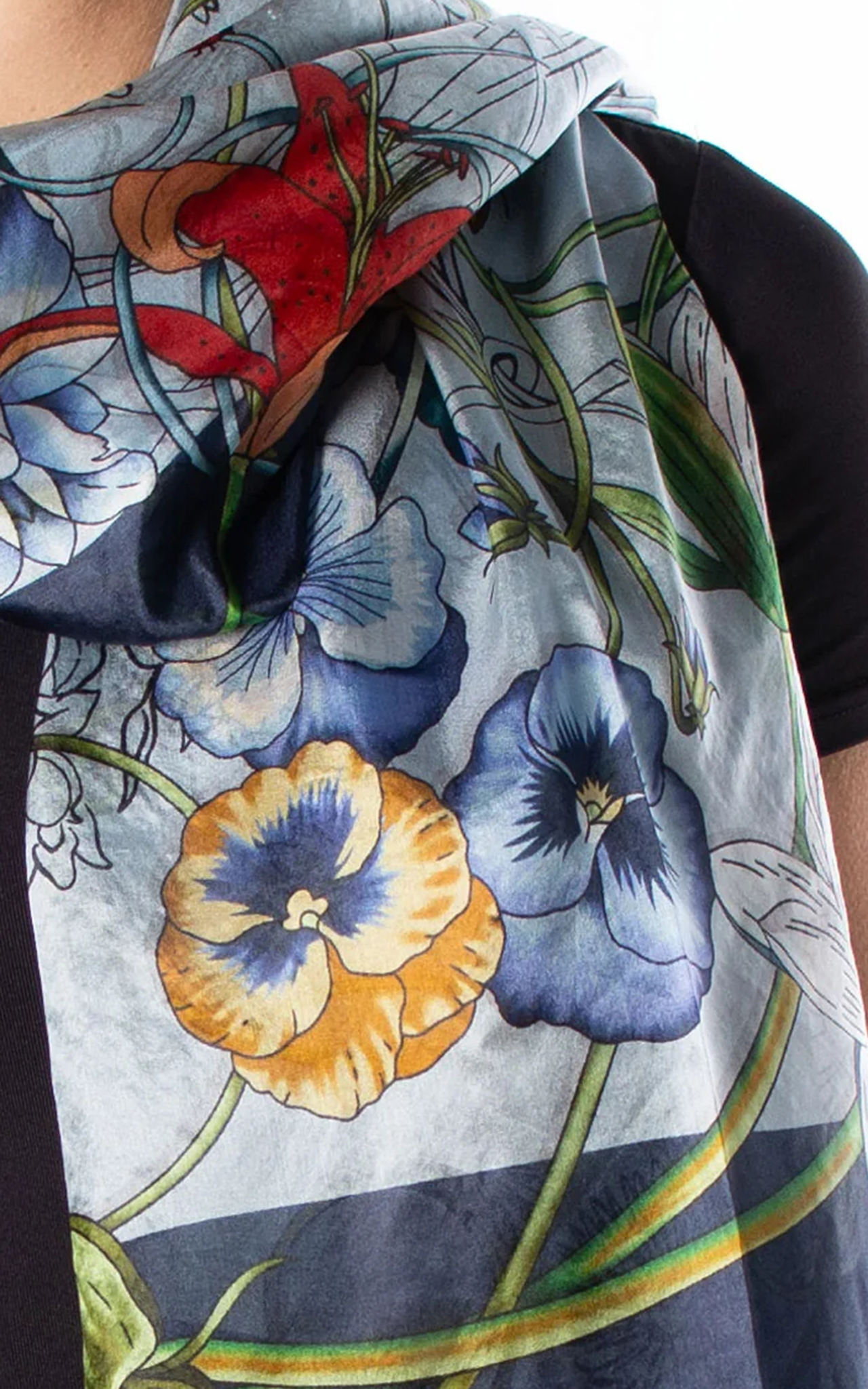 Luxurious And Exquisite Versatile Navy Blue Women's Scarf