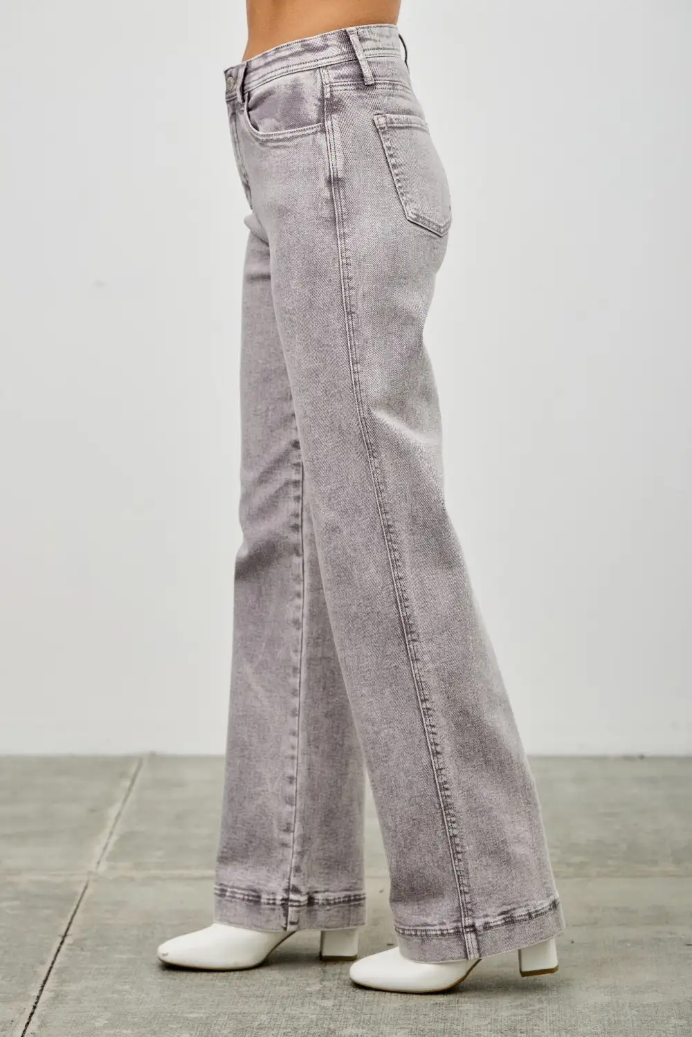 Relaxed High-Rise Slim-Fit Pocketed Stretch Wide Straight Jeans