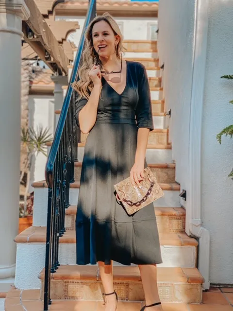 Pocket Design Black V Neck Half Sleeve Dress