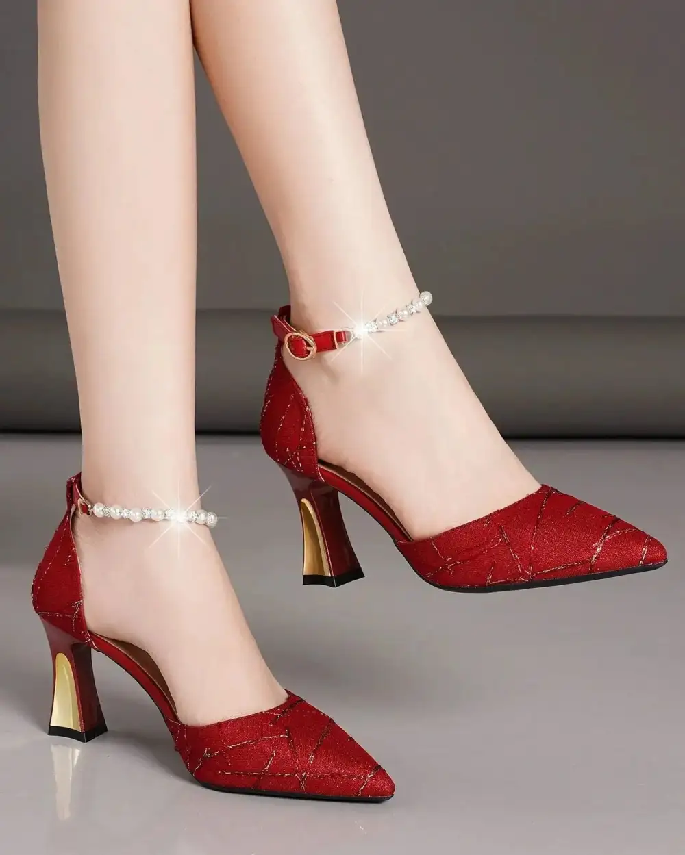 Elegant Pointed-Toe Classic Pumps