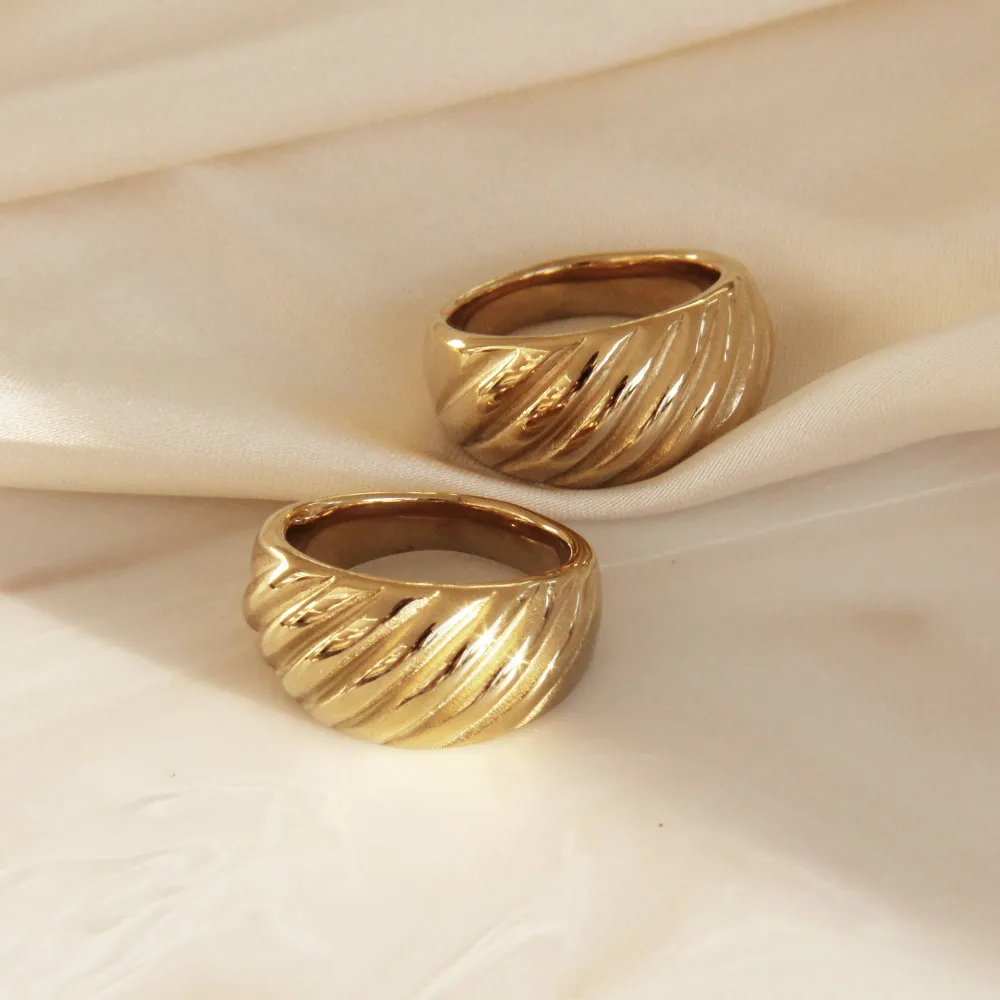 Bold Twist Cigar Band