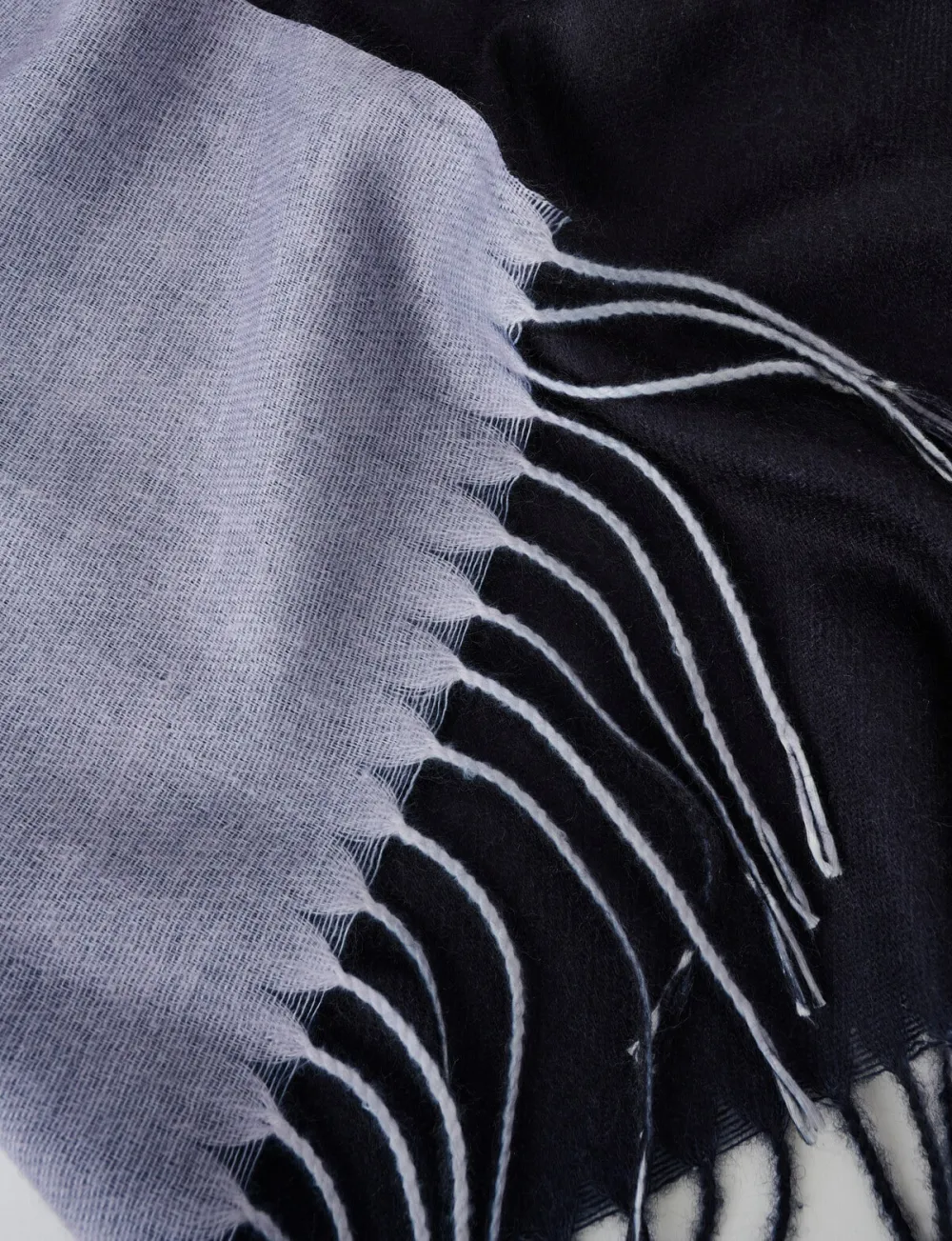 Exquisite Luxury Black And Gray Scarf