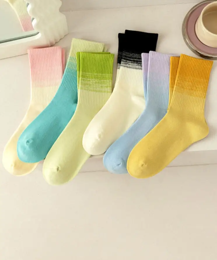 Gradient Mid Calf Socks