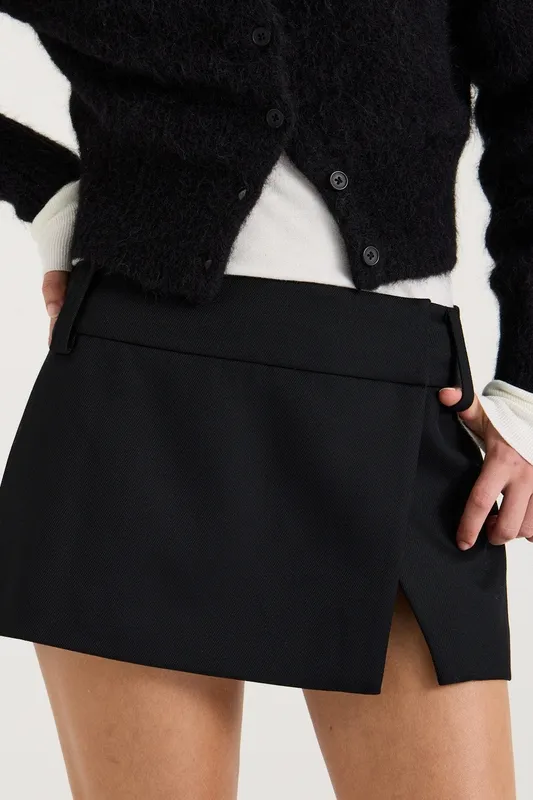 Black Low-Rise Twill Skirt