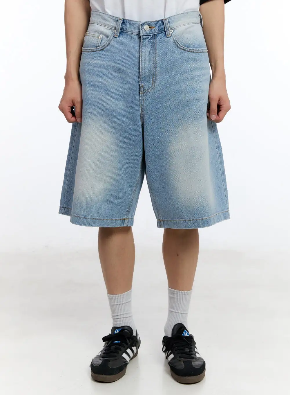 Men's Washed Wide-Leg Denim Shorts