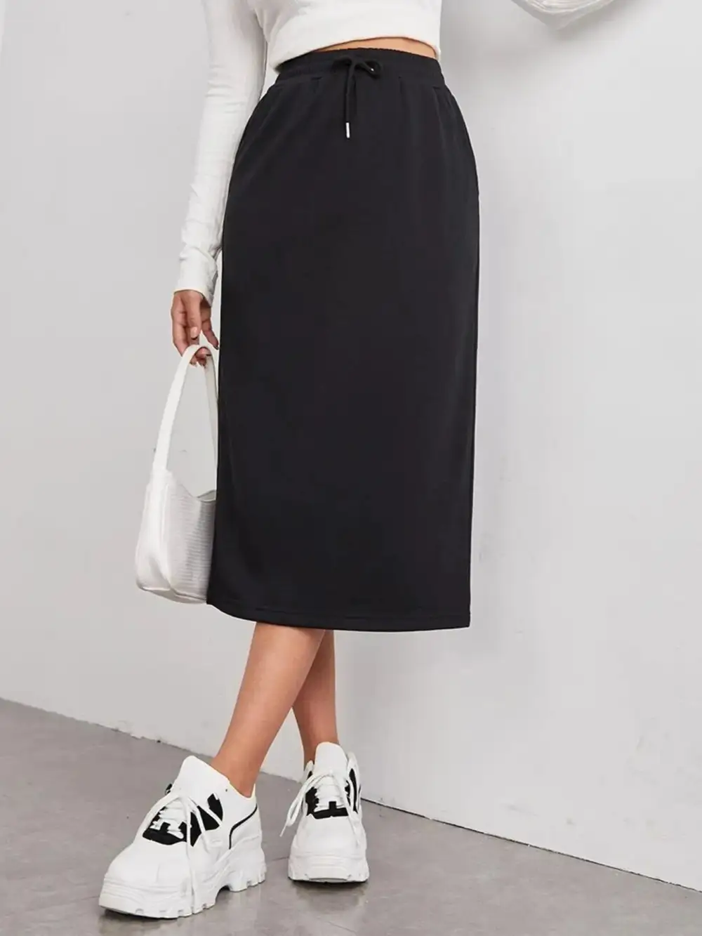 Fine Drawstring Pocket Detail Skirt