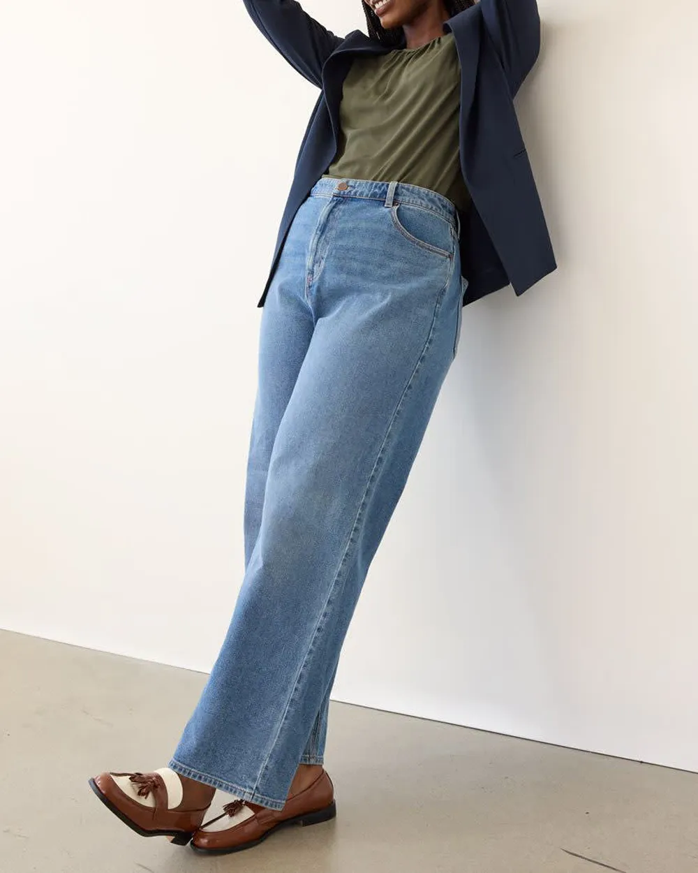 Collarless Open Blazer Elegance