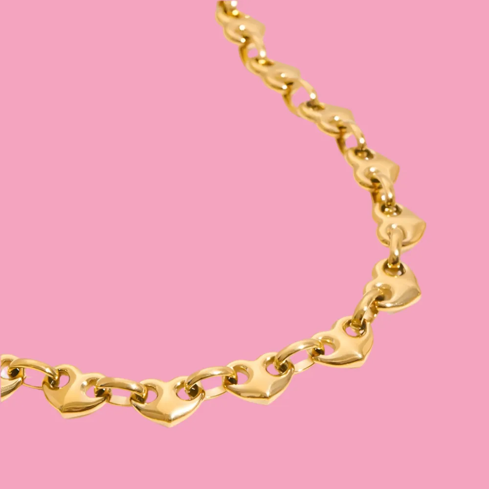 Statement Refined Heart Necklace