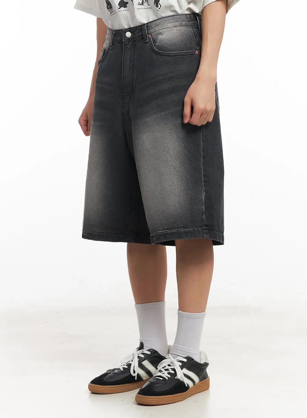 Men's Wide-Fit Washed Denim Shorts