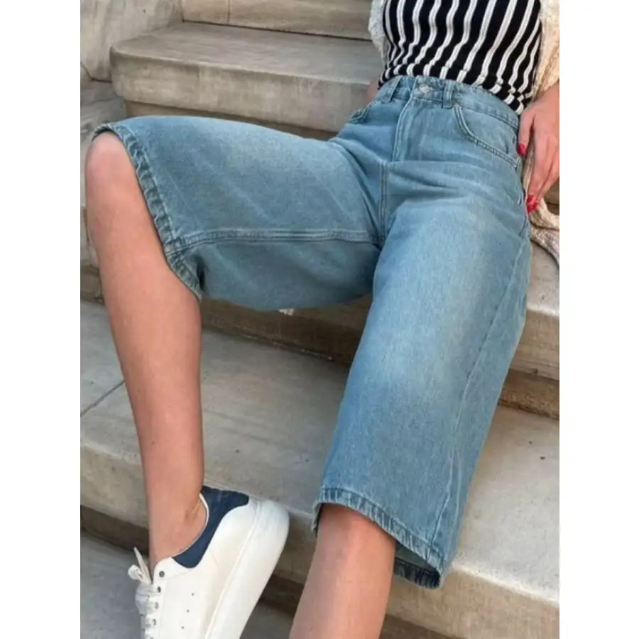 Modern High Waist Denim Shorts with Pockets