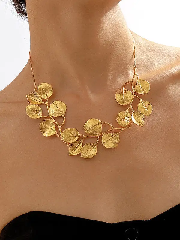 Leaf Motif Casual Necklace