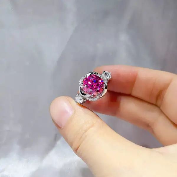 Serene Ring with Sterling Silver Moissanite