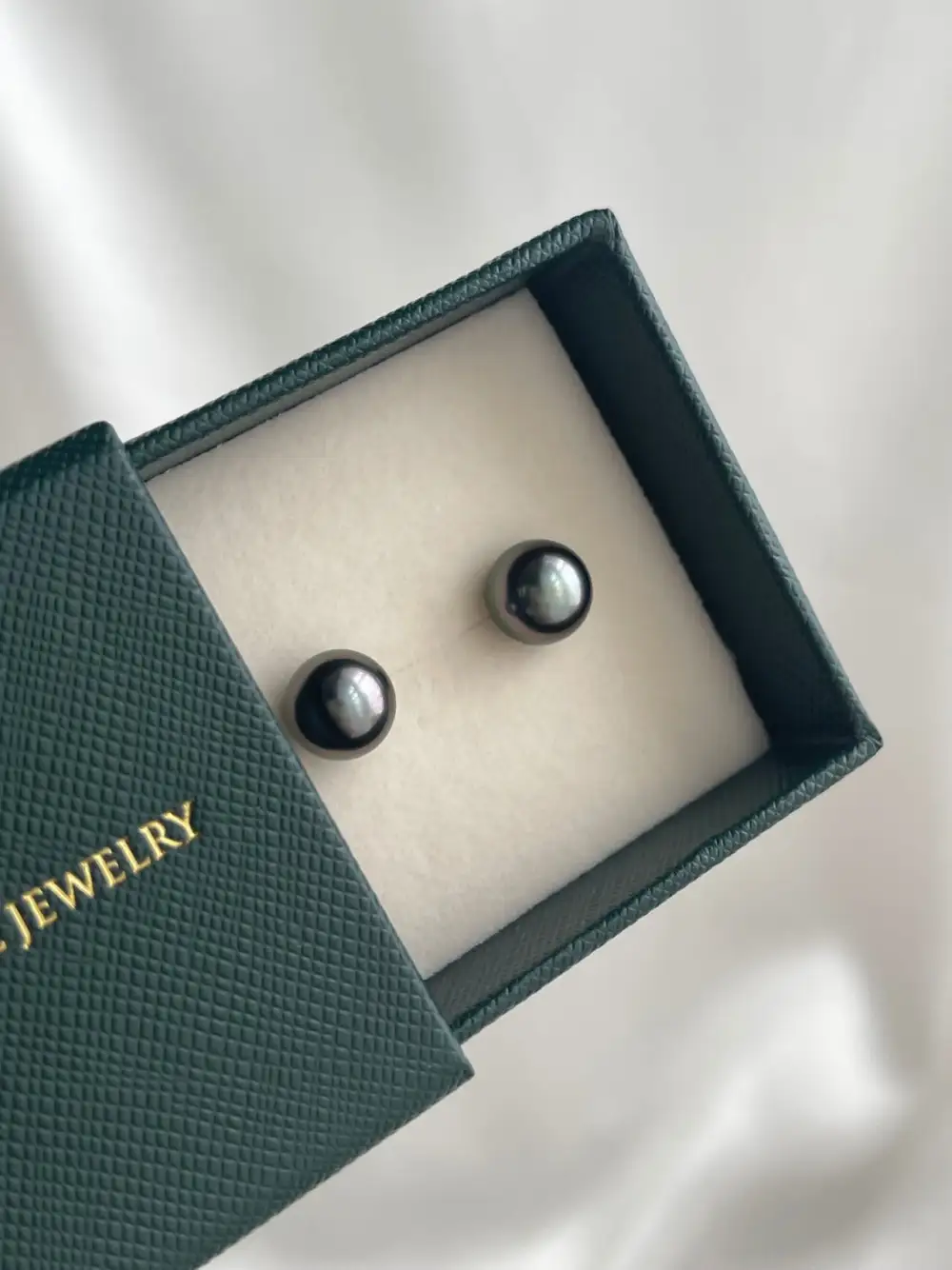 Elegant Pierced Or Clip-On Pearl Stud Earrings