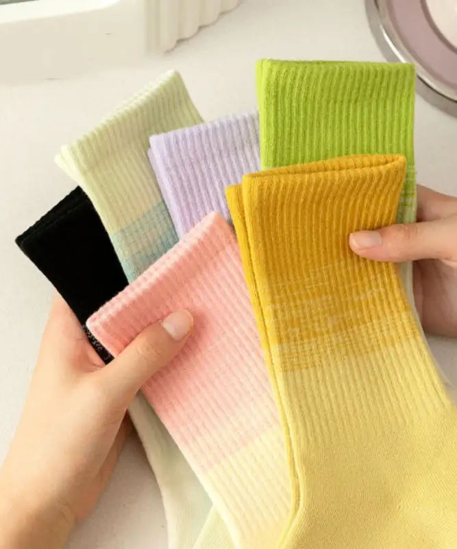 Gradient Mid Calf Socks