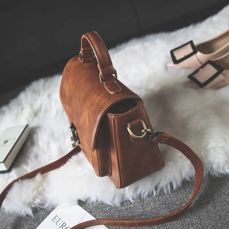 Retro Clasp Crossbody Bag for Simple