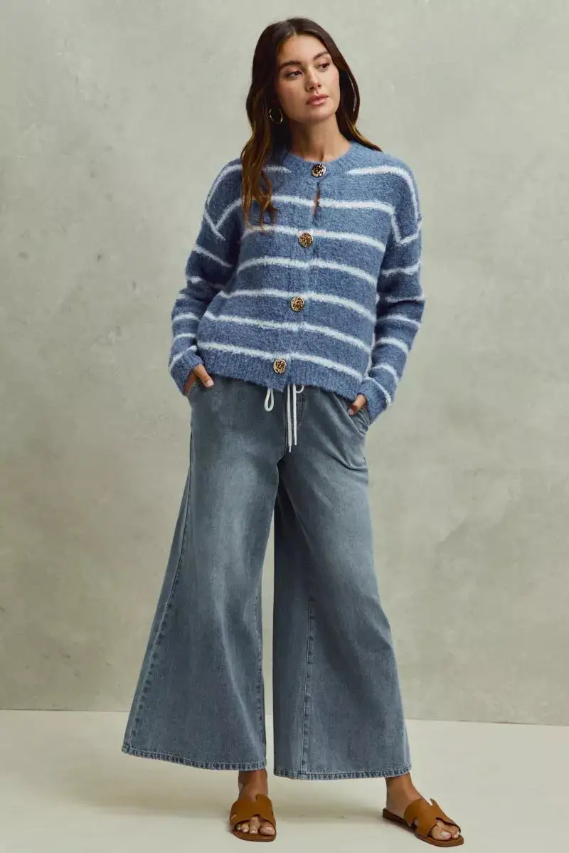 Mid Rise Flare Leg Elastic Denim Jeans