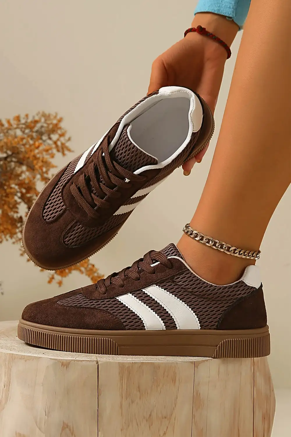 Distinctive Mesh Patchwork Lace-Up Casual Sneakers