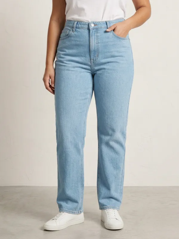 Women's Straight-Leg Jeans