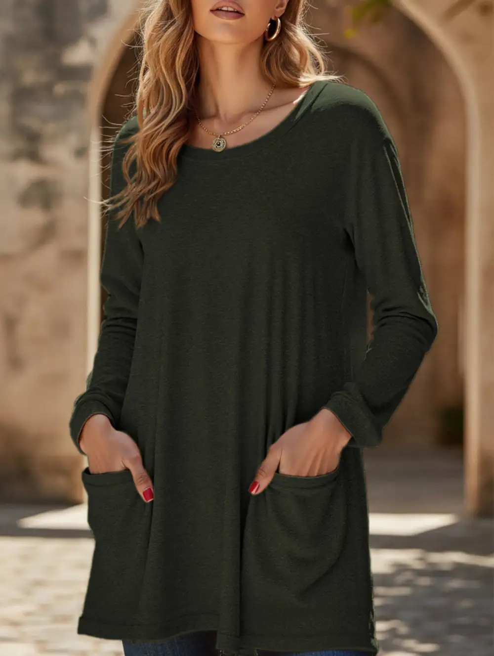 Round Neck Loose Pocket Tee