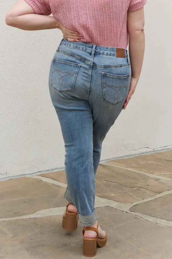 Relaxed Mid Rise Denim Jeans