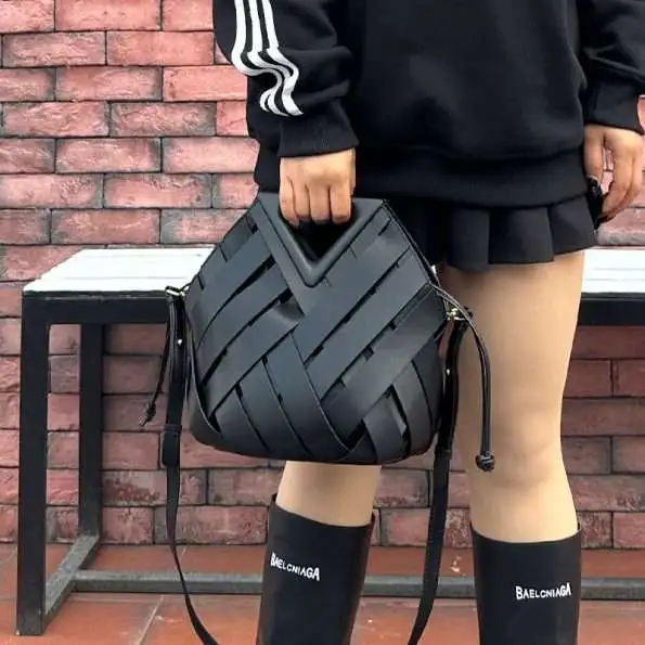Layered Carry Bucket Bag