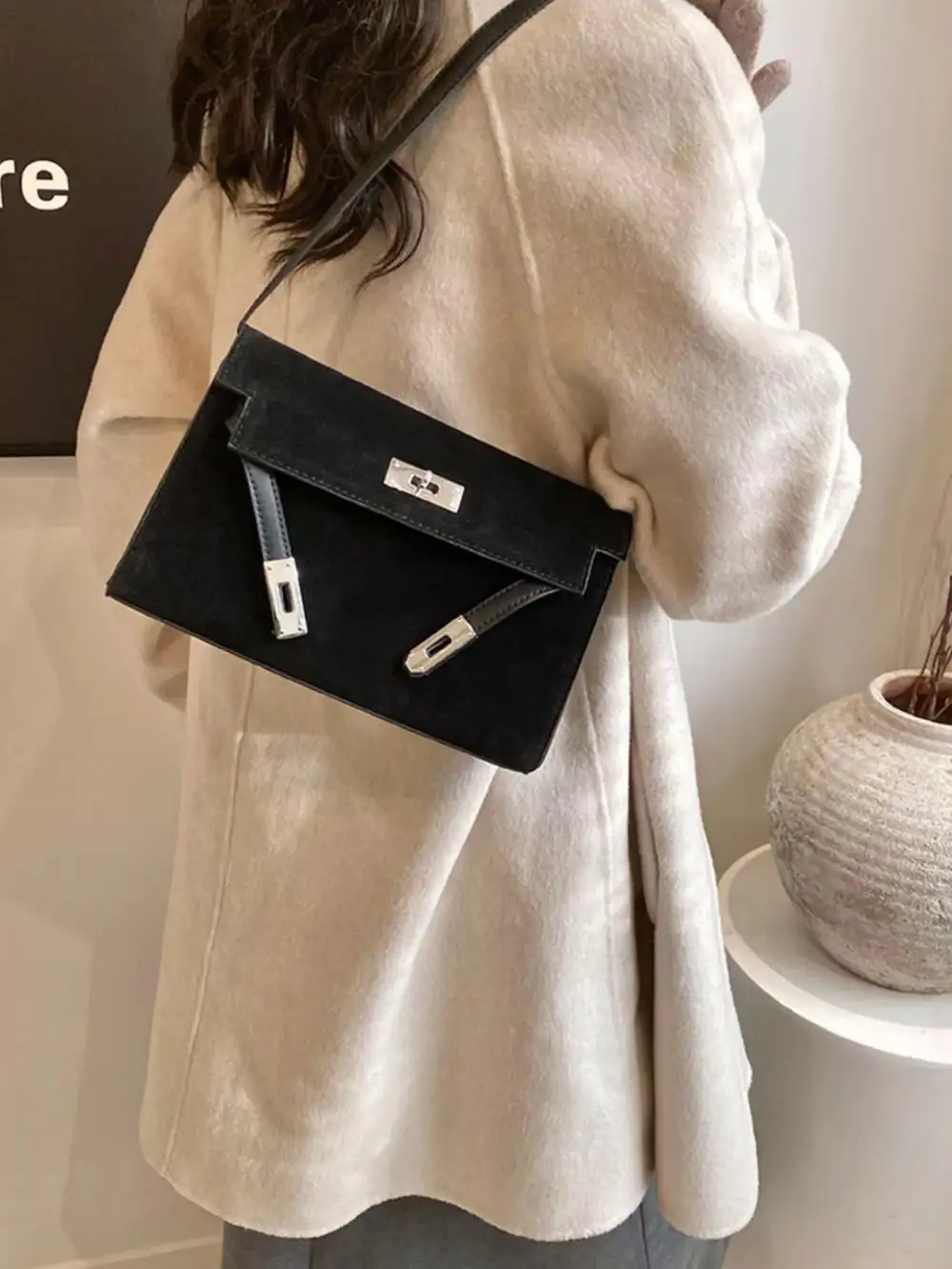Solid Buckle Shoulder Bag
