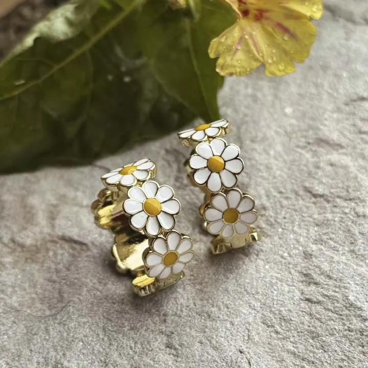 Classic Daisies Earrings