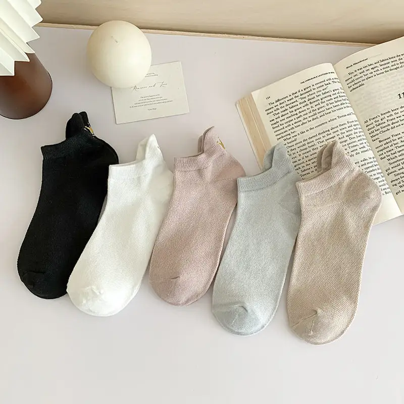 Embroidered Crown Breathable Mesh Boat Socks