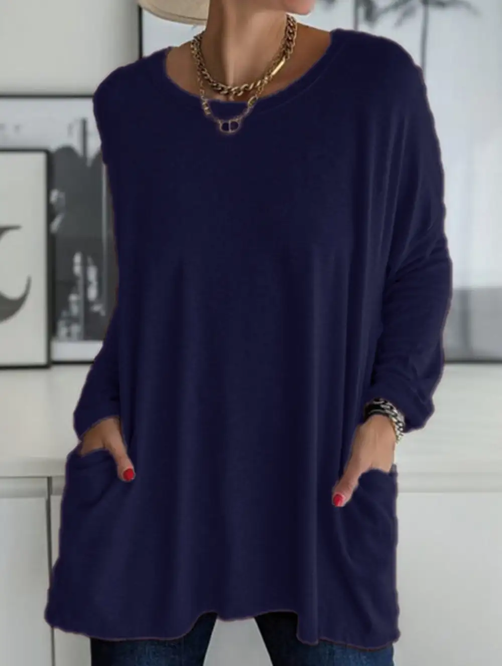 Round Neck Loose Pocket Tee