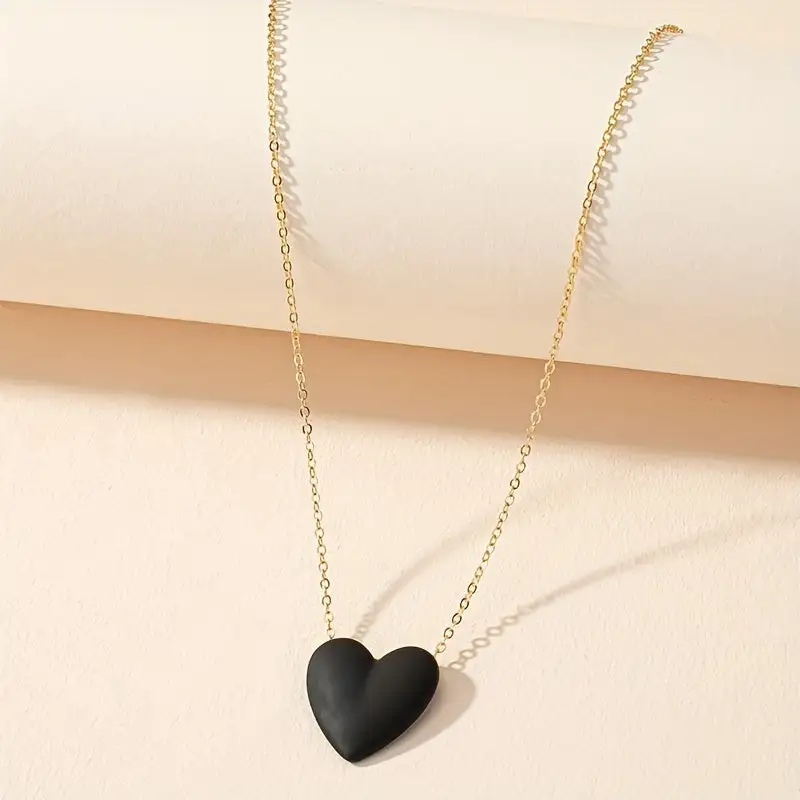 Heart Detail Everyday Necklace