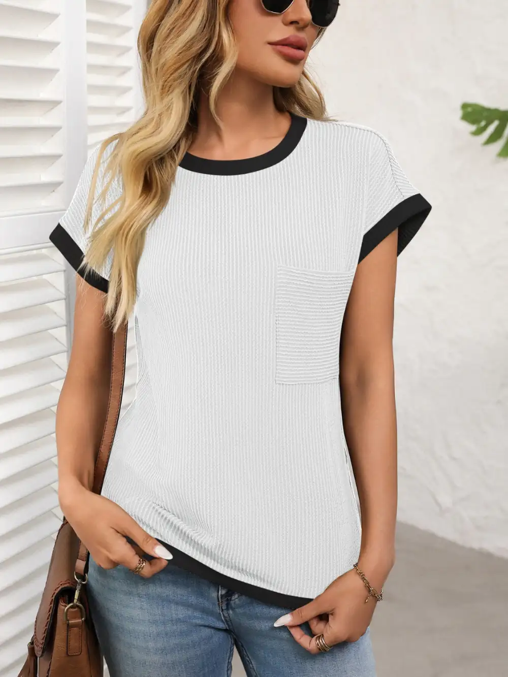 Round-Neck Short-Sleeve Contrast-Trim T-Shirt