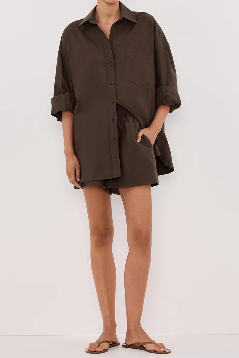 CHOCOLATE-COLORED LONG-SLEEVED SHIRT