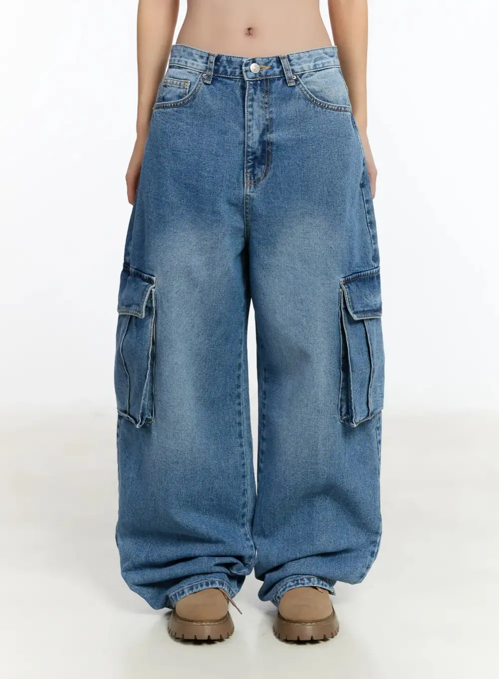 Pocketed Wide Leg Cargo Jeans