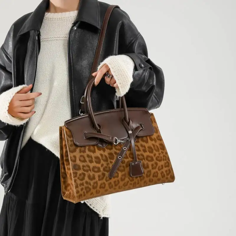 Modern Zip-Top Shoulder Bag