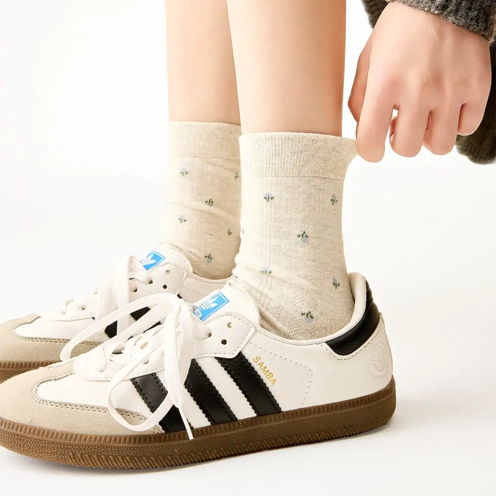 Dainty Floral Ribbed Crew Socks