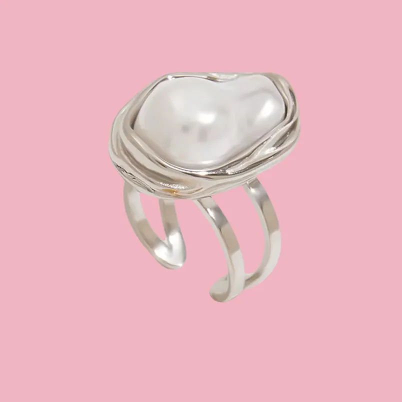 Sculpted Pearl Accent Ring